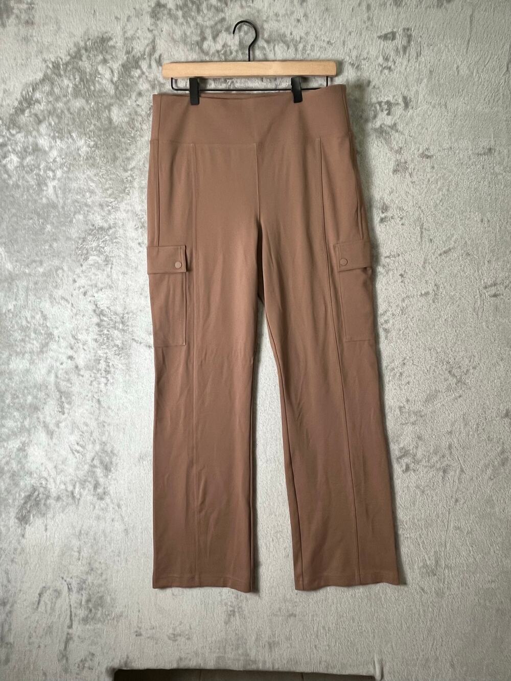 Athleta Delancey Straight Cargo‎ Pant Large Taupe Pull On Travel Work Pant
